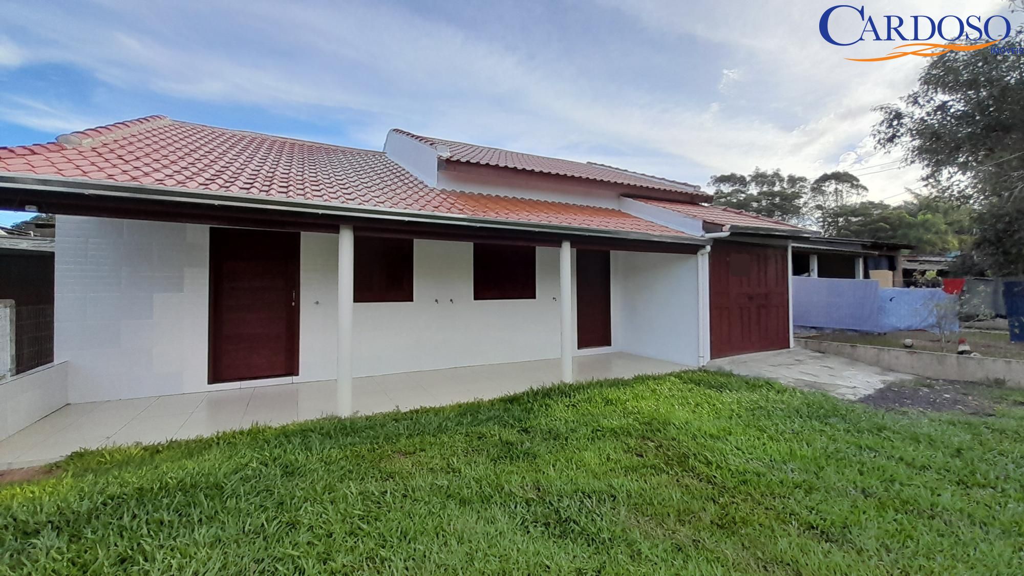 Casa à venda com 4 quartos, 90m² - Foto 2