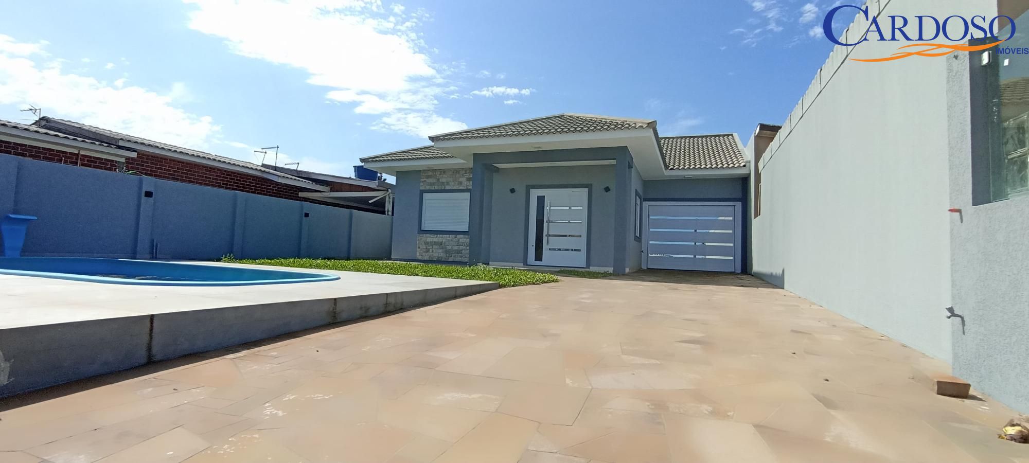 Casa à venda com 3 quartos, 106m² - Foto 1
