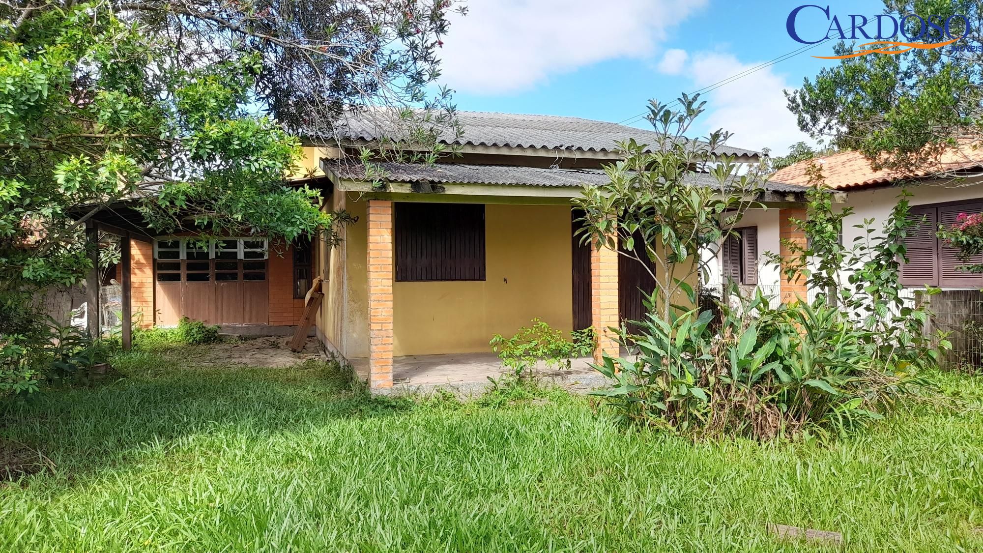 Casa à venda com 3 quartos, 90m² - Foto 2