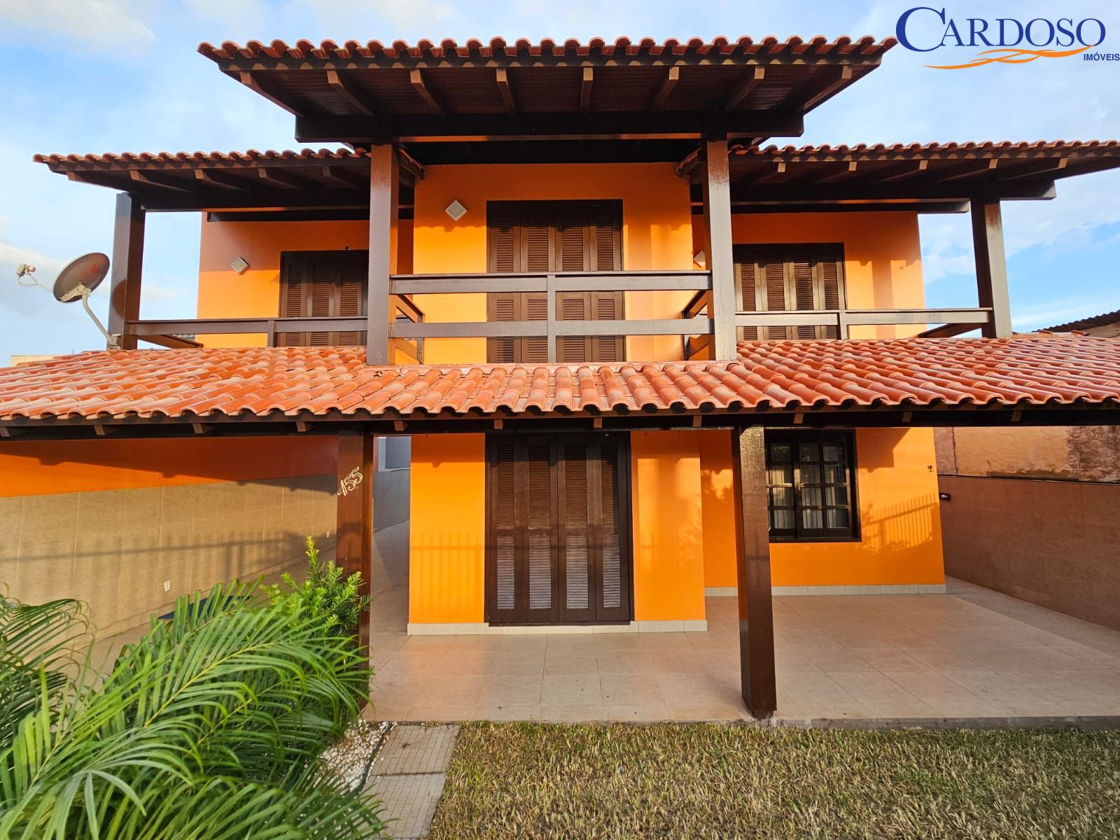 Casa à venda com 4 quartos, 260m² - Foto 1