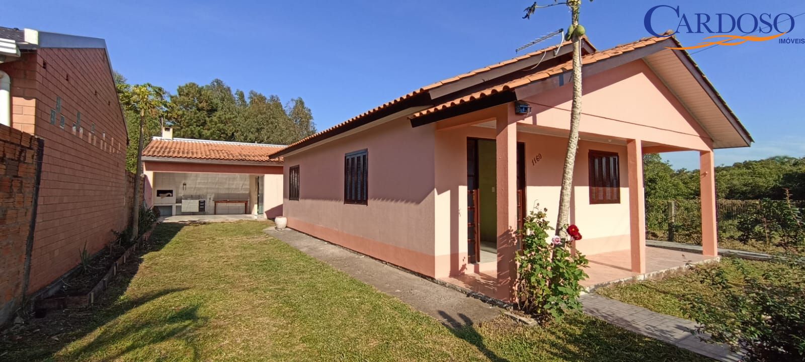 Casa à venda com 4 quartos, 121m² - Foto 1