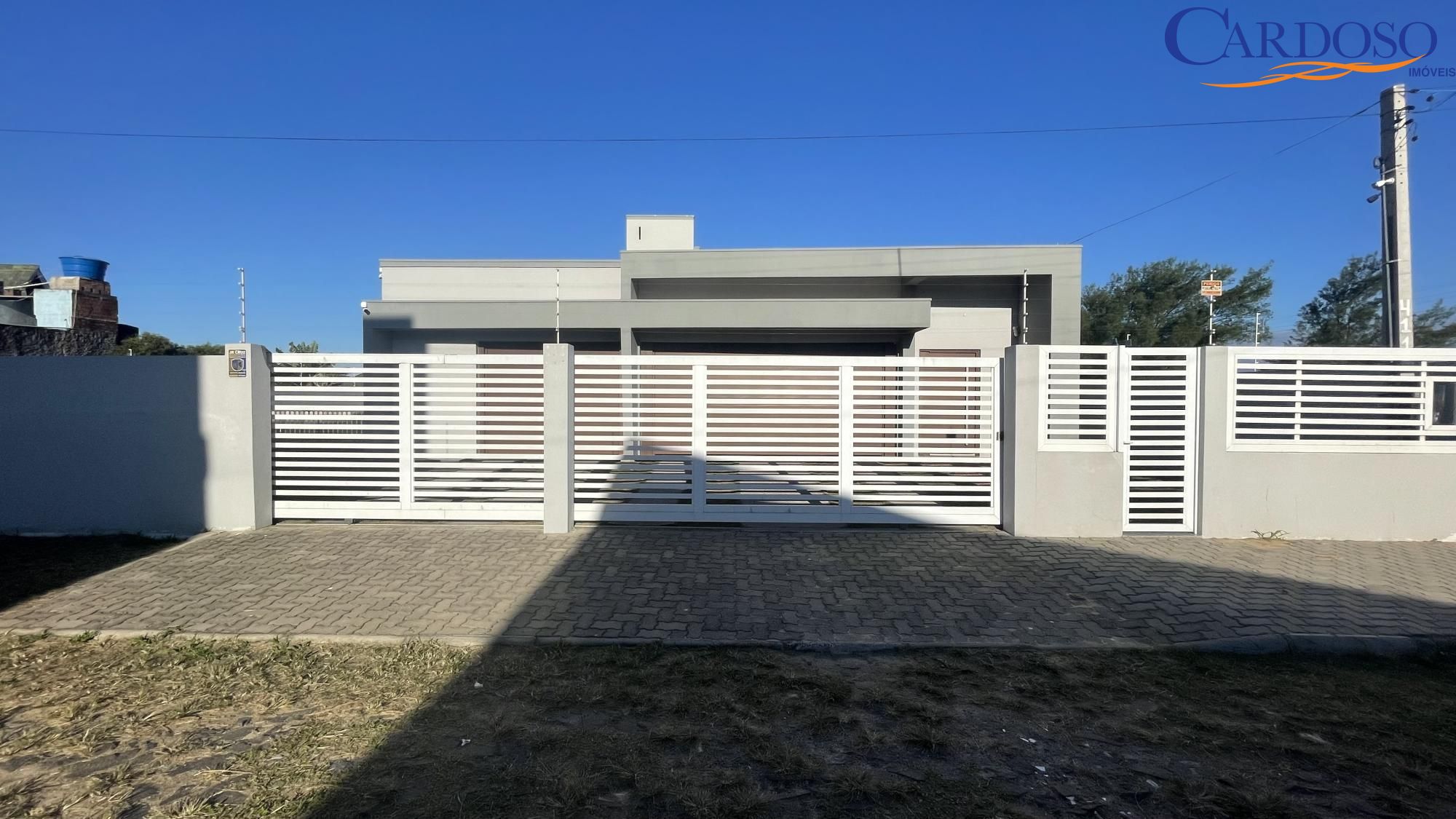 Casa à venda com 4 quartos, 230m² - Foto 3