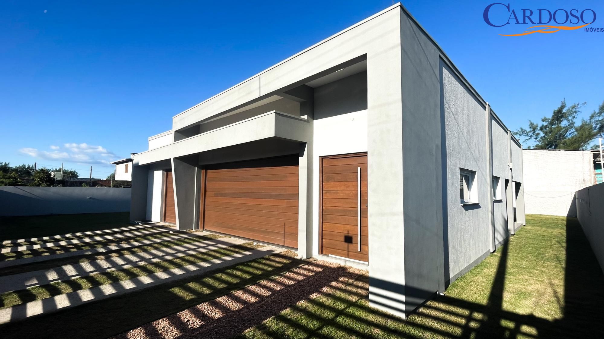 Casa, 4 quartos, 230 m² - Foto 1