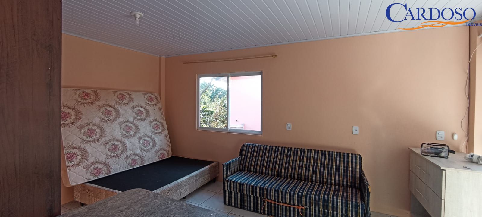 Casa à venda com 4 quartos, 121m² - Foto 2