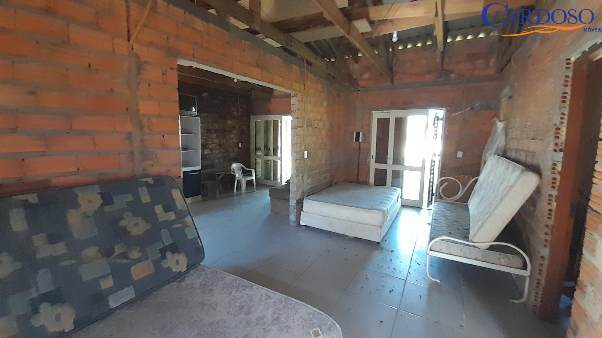 Casa à venda com 1 quarto, 57m² - Foto 2