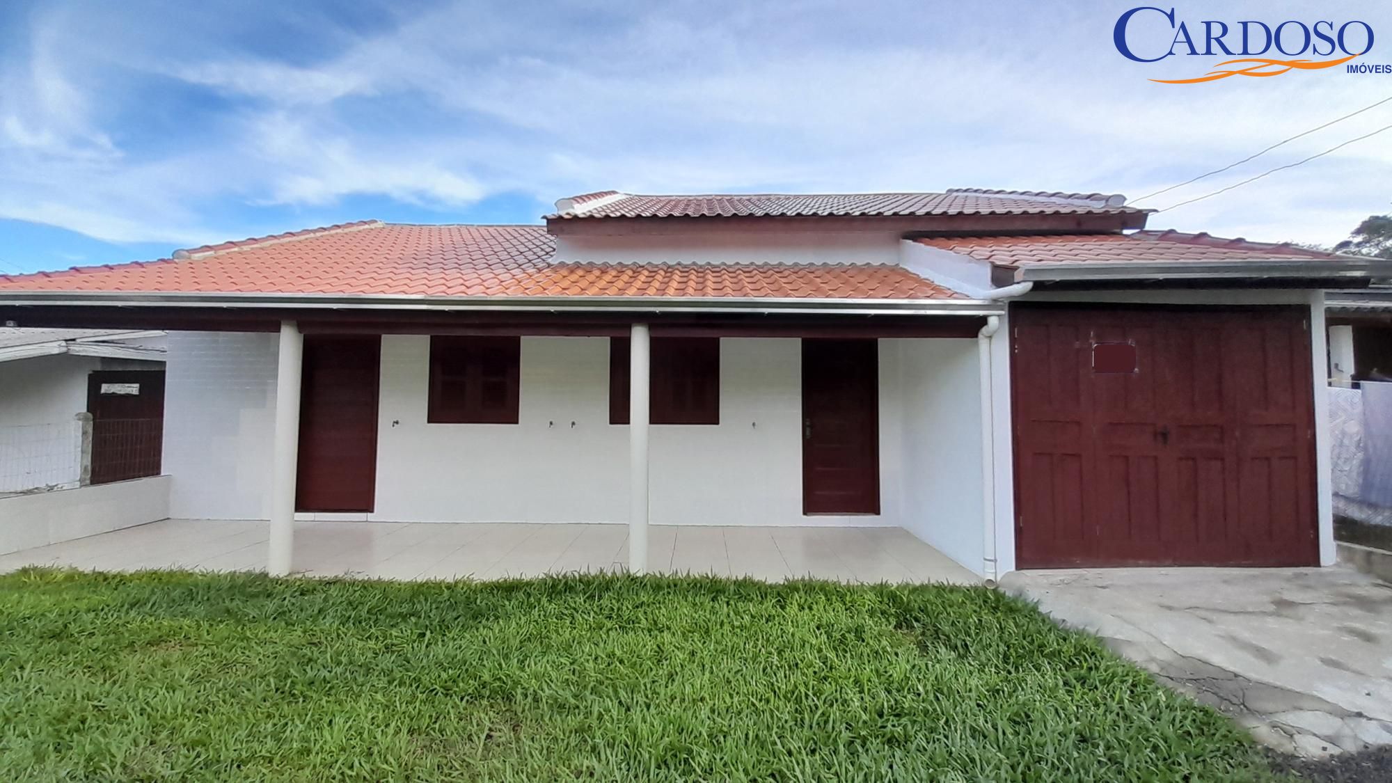 Casa à venda com 4 quartos, 90m² - Foto 1