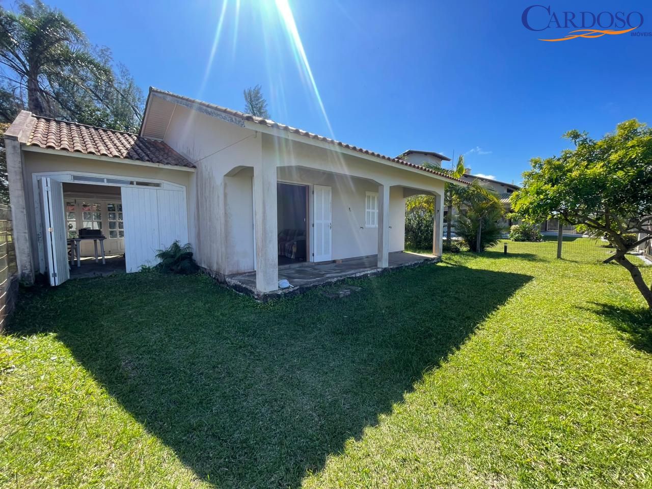 Casa à venda com 2 quartos, 80m² - Foto 2