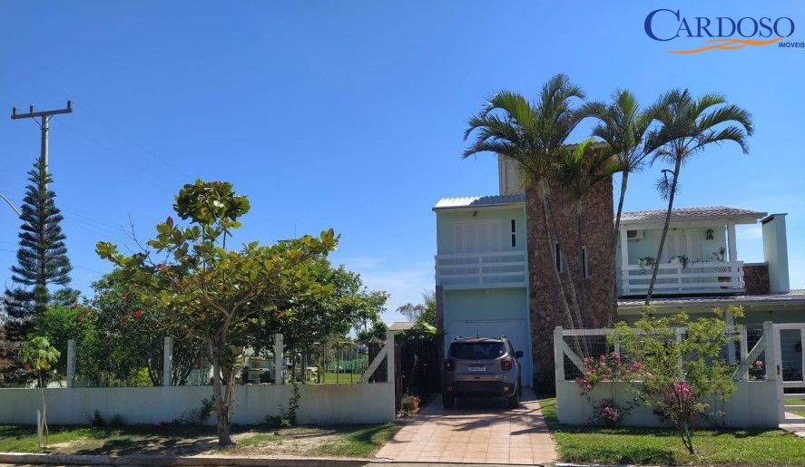 Casa à venda com 4 quartos, 250m² - Foto 2