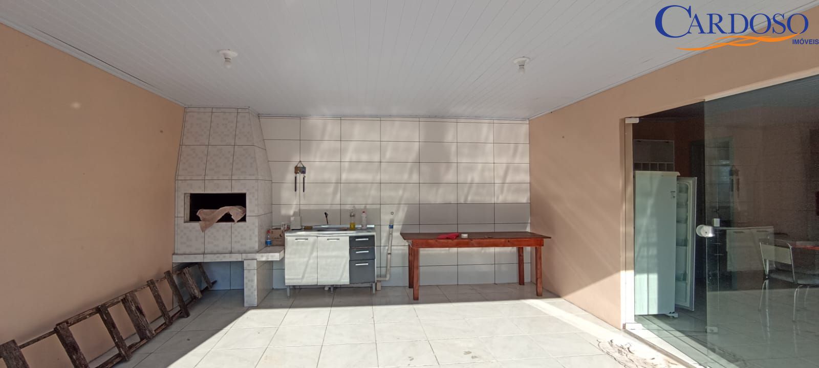 Casa à venda com 4 quartos, 121m² - Foto 3