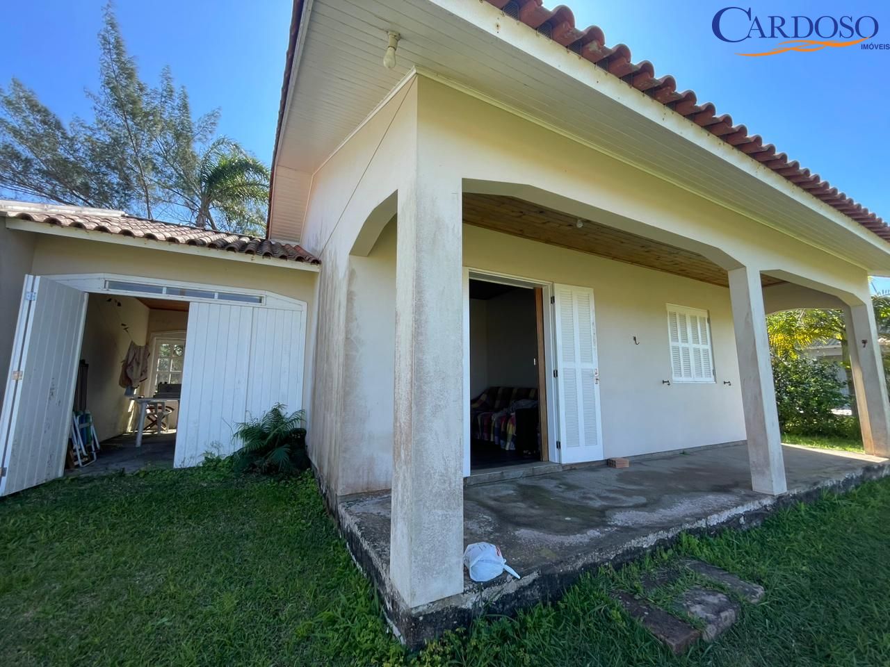 Casa à venda com 2 quartos, 80m² - Foto 1