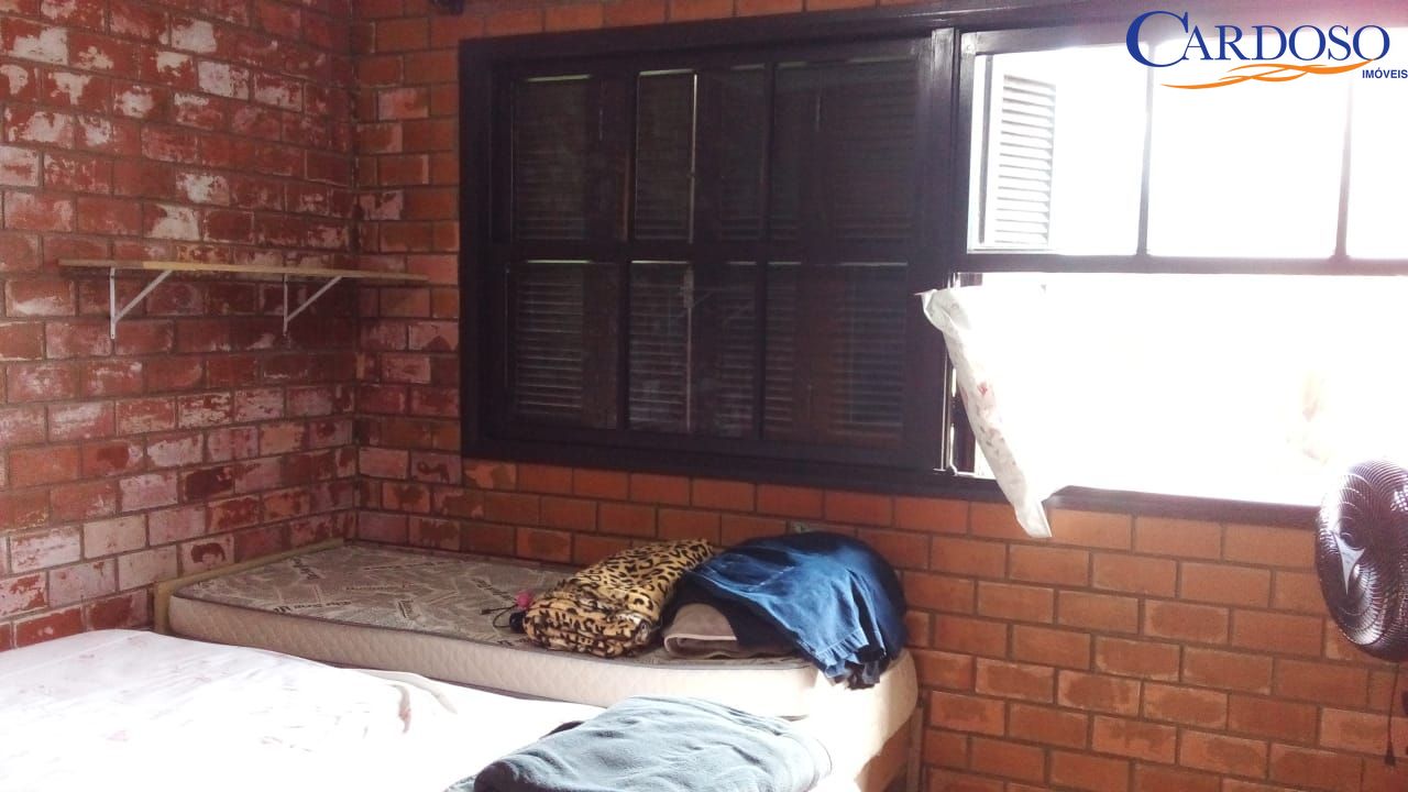 Casa à venda com 4 quartos, 272m² - Foto 9
