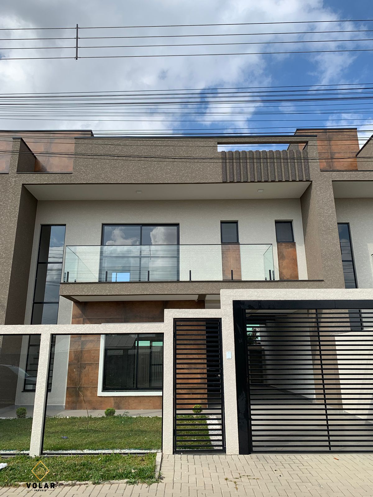 Sobrado à venda com 3 quartos, 126m² - Foto 1