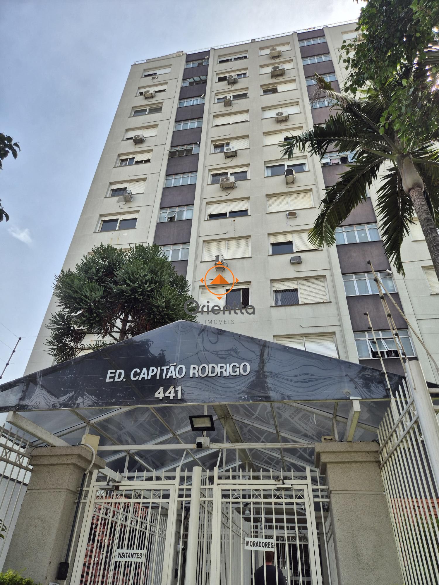 Apartamento, 2 dormitórios no bairro Menino Deus em Porto Alegre para Comprar