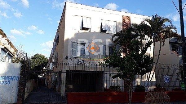 Apartamento, 2 dormitórios no bairro Menino Deus em Porto Alegre para Comprar