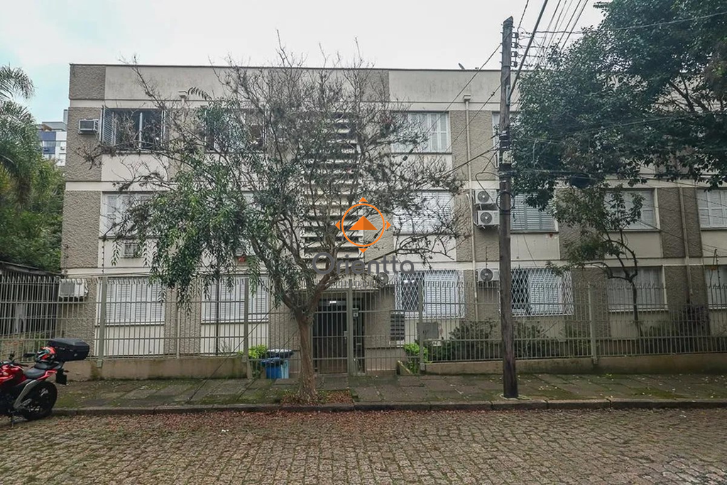Apartamento com 61m², 2 dormitórios no bairro Passo da Areia em Porto Alegre para Comprar