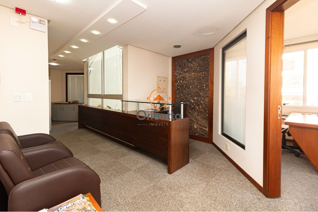 Sala Comercial com 122m² no bairro Menino Deus em Porto Alegre para Comprar