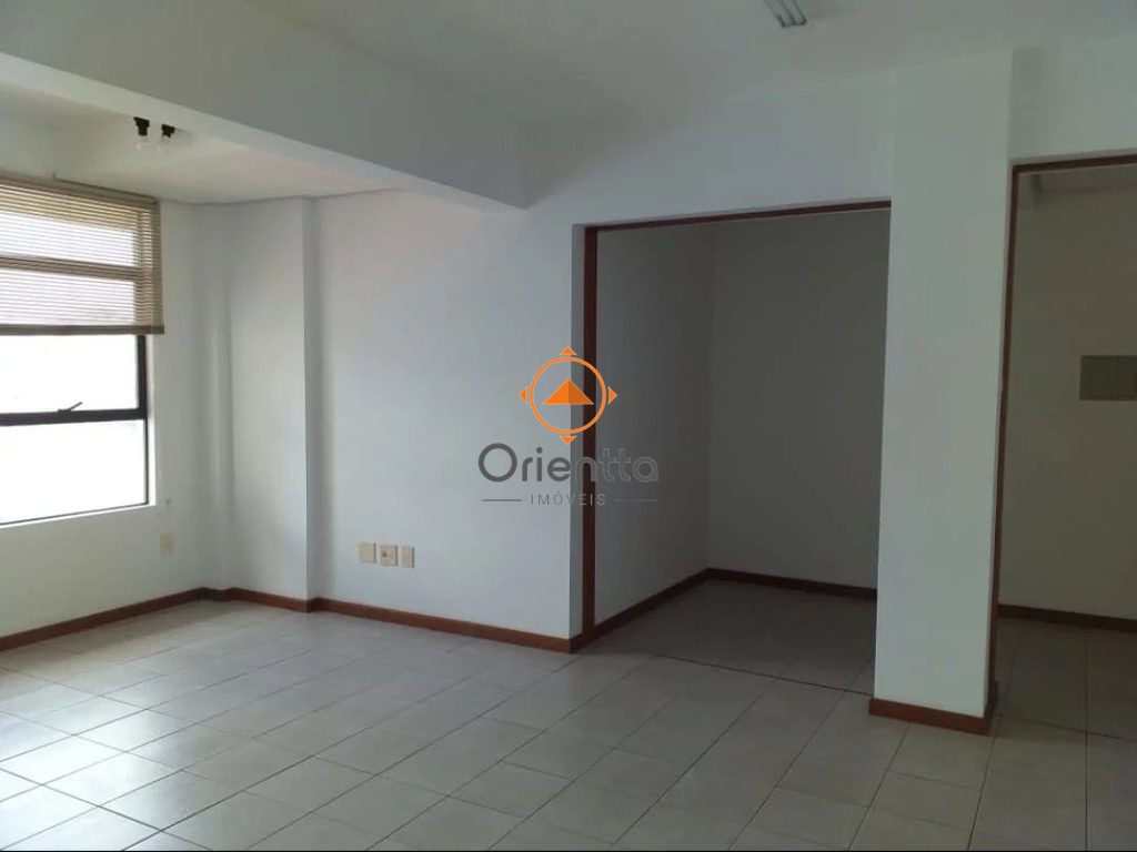 Sala Comercial com 45m² no bairro Passo da Areia em Porto Alegre para Comprar