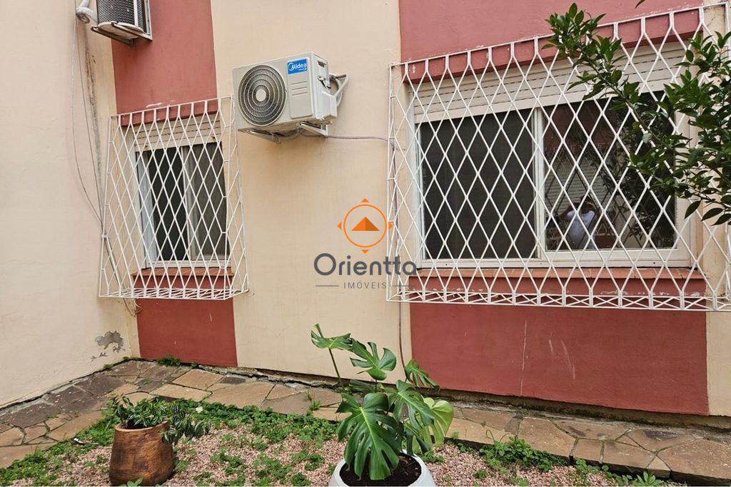 Apartamento com 56m², 2 dormitórios no bairro Humaitá em Porto Alegre para Comprar