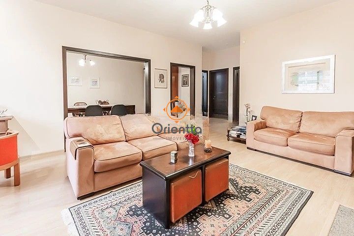 Casa, 4 dormitórios no bairro São João em Porto Alegre para Comprar