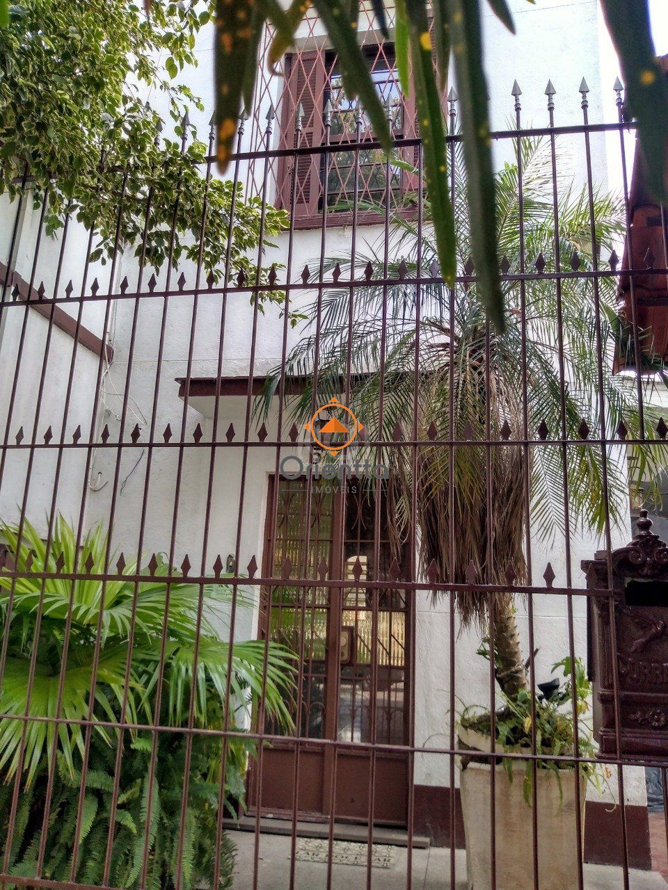 Casa com 400m², 3 dormitórios no bairro Floresta em Porto Alegre para Comprar