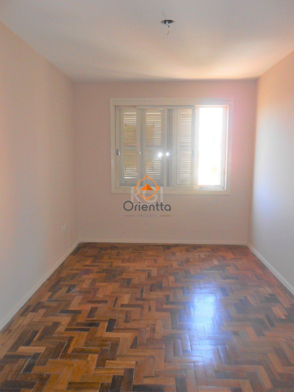 Apartamento, 2 dormitórios no bairro São Geraldo em Porto Alegre para Comprar