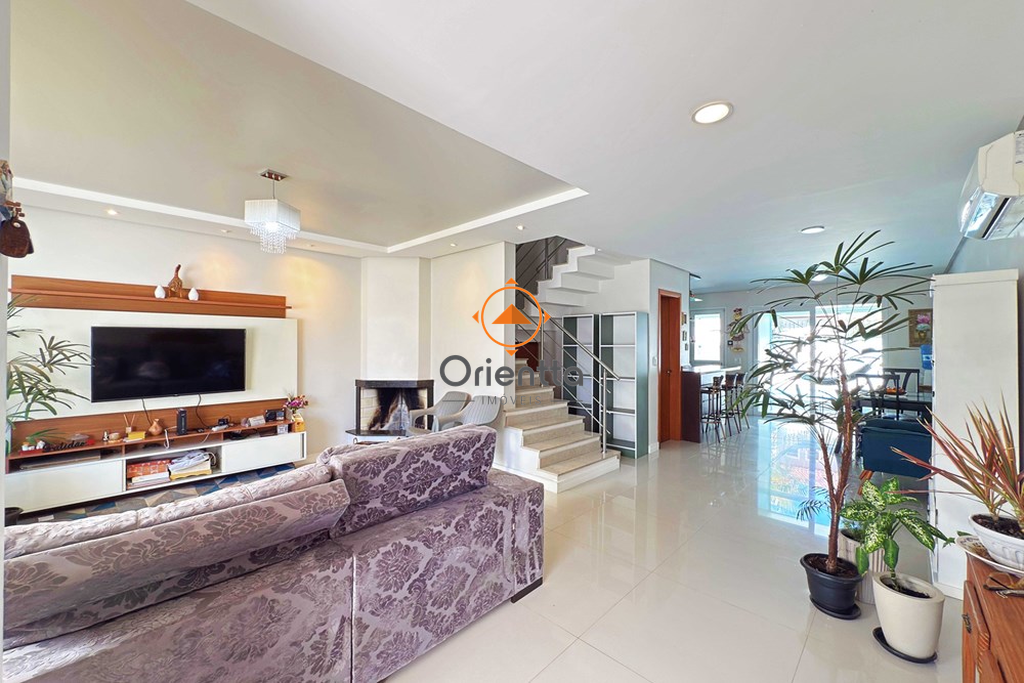 Casa com 171m², 3 dormitórios no bairro Hípica em Porto Alegre para Comprar