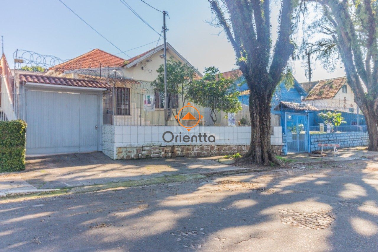 Casa com 135m², 3 dormitórios no bairro Santa Tereza em Porto Alegre para Comprar