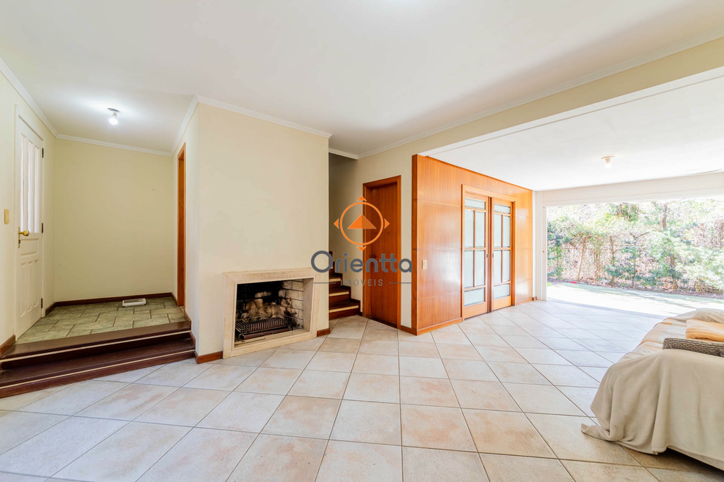 Casa de Condomínio com 222m², 3 dormitórios no bairro Três Figueiras em Porto Alegre para Comprar