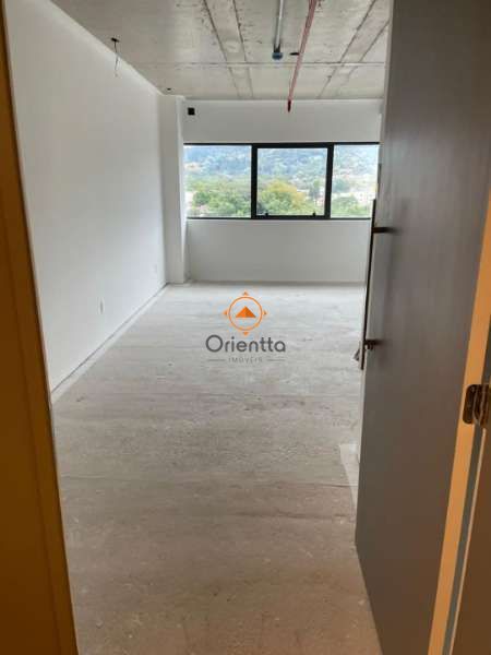 Sala Comercial com 34m² no bairro Teresópolis em Porto Alegre para Comprar