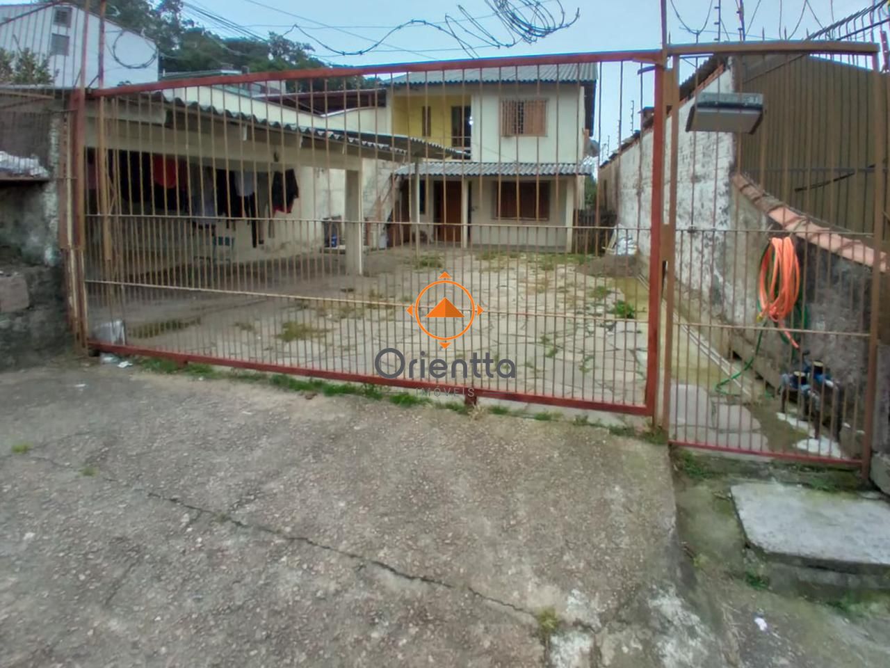 Casa com 320m², 6 dormitórios no bairro Glória em Porto Alegre para Comprar