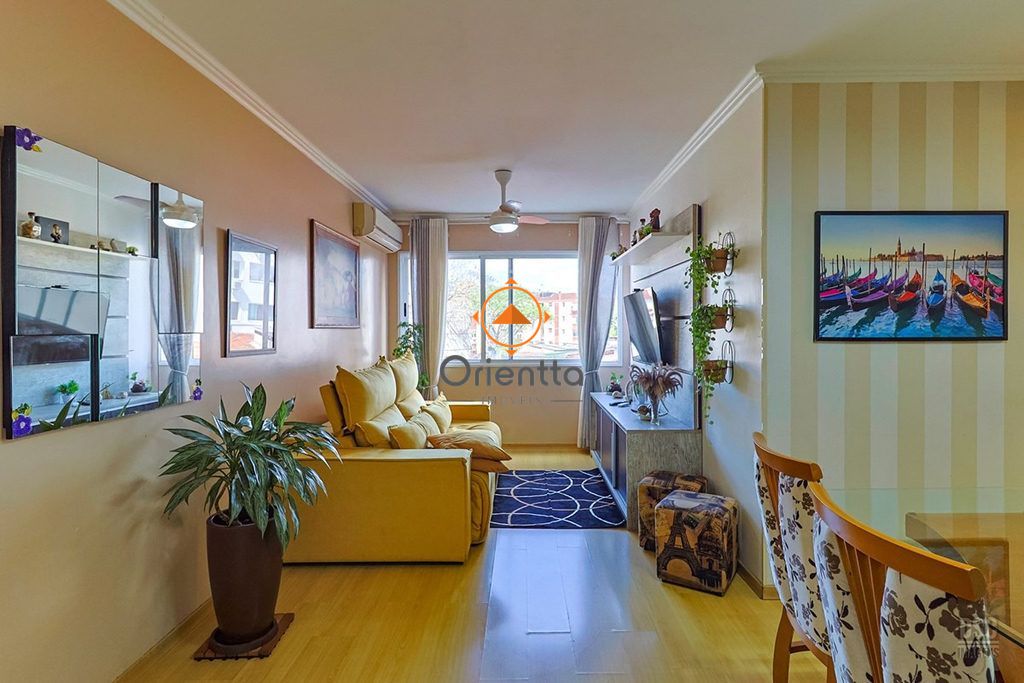 Apartamento com 69m², 3 dormitórios no bairro Vila Ipiranga em Porto Alegre para Comprar