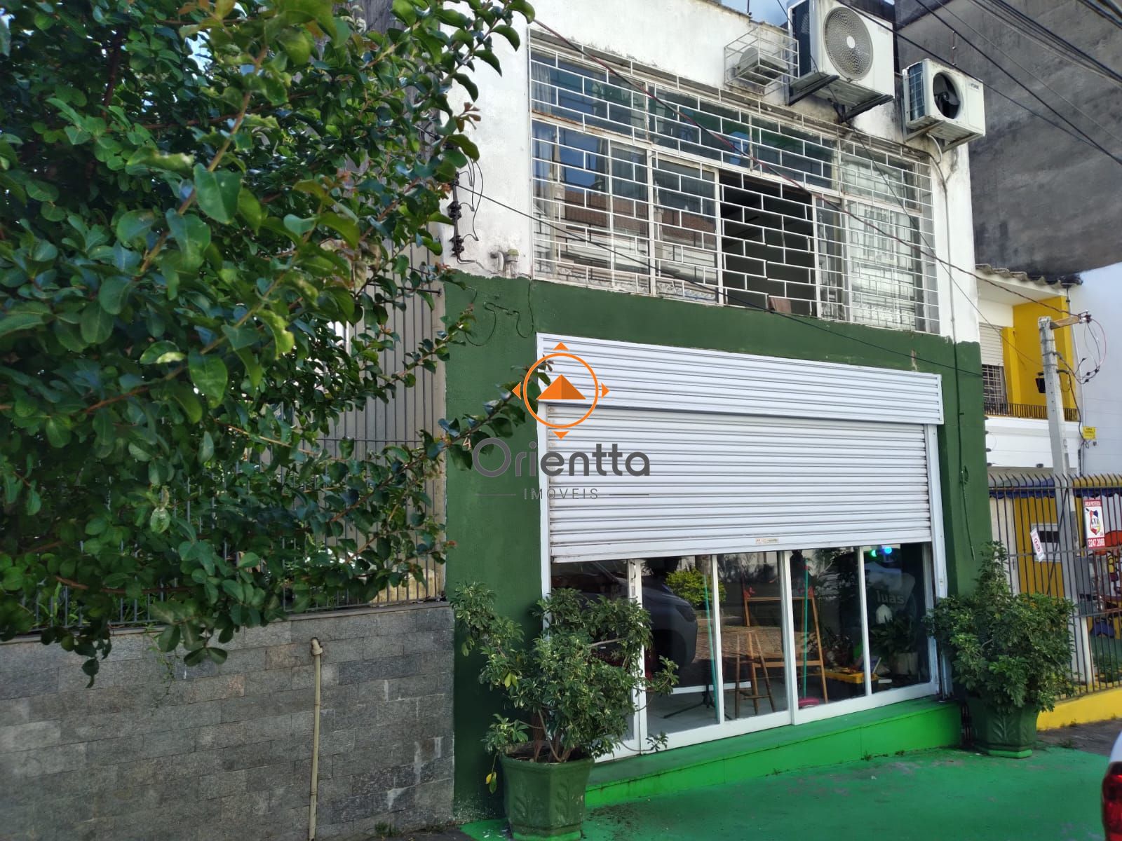 Prédio Comercial com 250m², 2 dormitórios no bairro Moinhos de Vento em Porto Alegre para Comprar ou Alugar