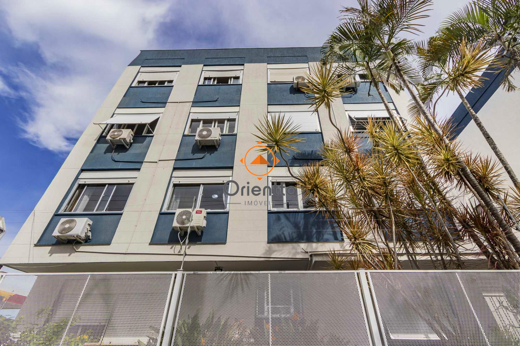 Apartamento com 79m², 3 dormitórios no bairro Azenha em Porto Alegre para Comprar