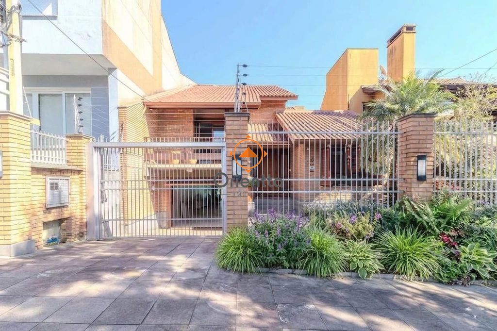 Casa com 400m², 4 dormitórios no bairro Jardim São Pedro em Porto Alegre para Comprar