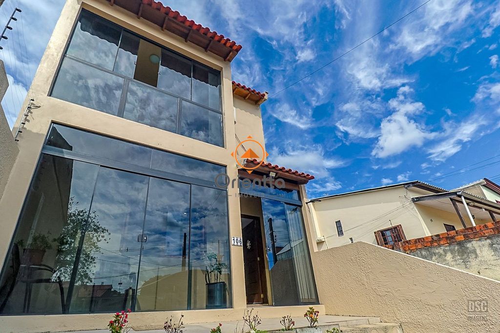 Prédio Residencial com 95m² no bairro Passo das Pedras em Porto Alegre para Comprar