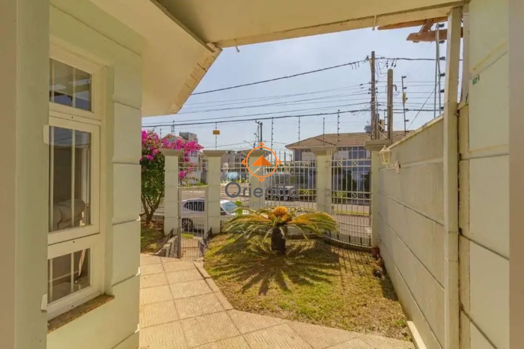 Casa, 4 dormitórios no bairro Marechal Rondon em Canoas para Comprar