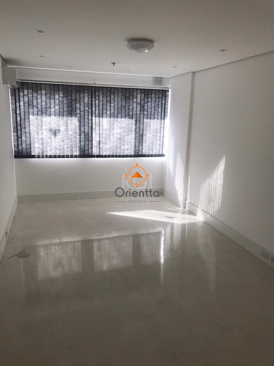 Sala Comercial no bairro São Sebastião em Porto Alegre para Comprar