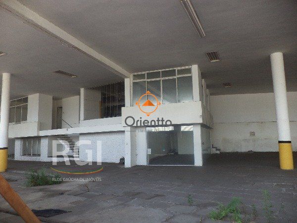 Prédio Comercial com 2700m² no bairro São João em Porto Alegre para Comprar