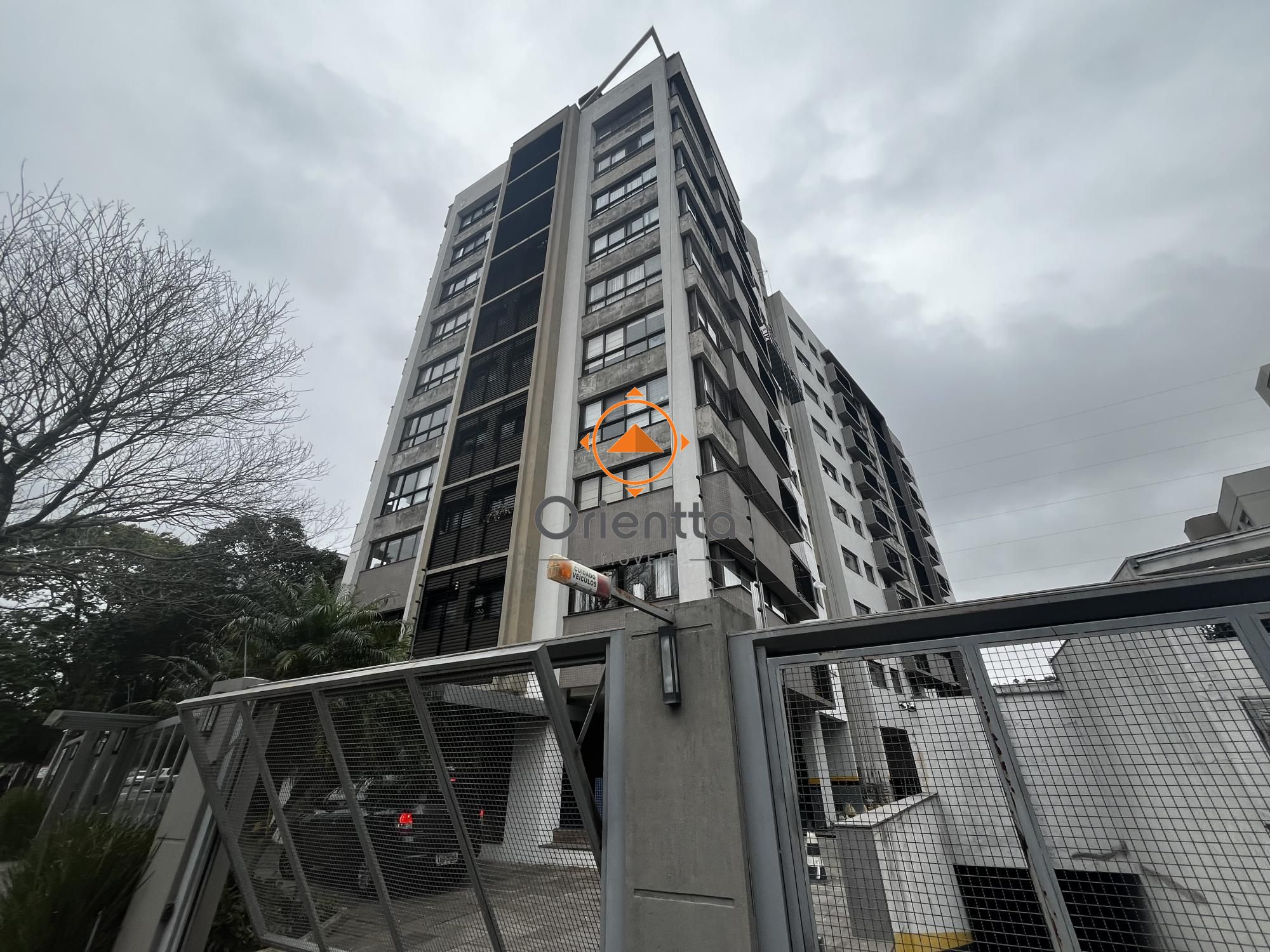 Apartamento, 3 dormitórios no bairro Tristeza em Porto Alegre para Comprar