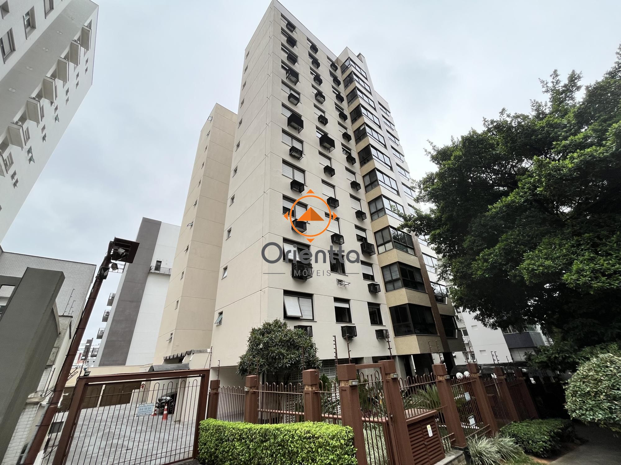Apartamento, 3 dormitórios no bairro Rio Branco em Porto Alegre para Comprar