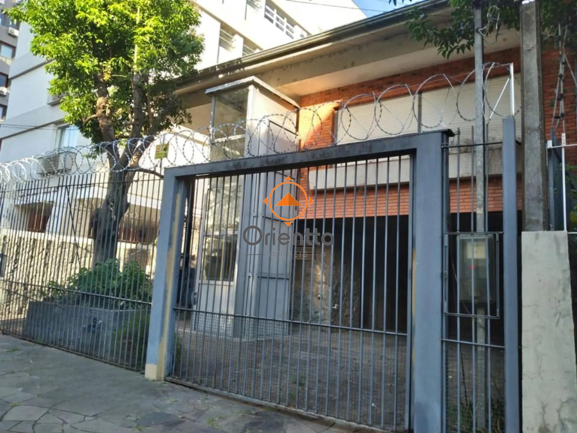 Casa, 3 dormitórios no bairro Petrópolis em Porto Alegre para Comprar