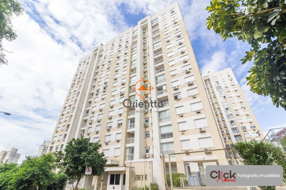 Apartamento, 2 dormitórios no bairro Passo da Areia em Porto Alegre para Comprar