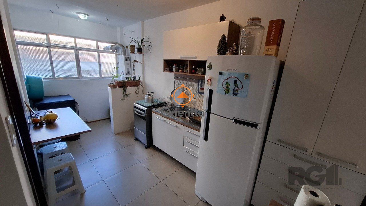 Apartamento, 2 dormitórios no bairro Vila Ipiranga em Porto Alegre para Comprar