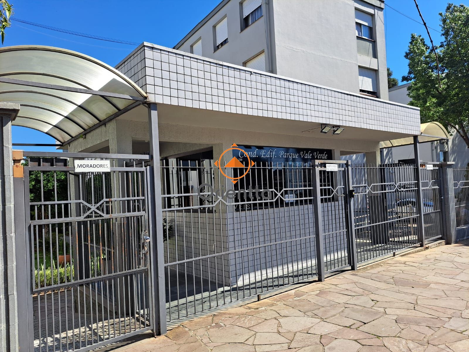 Apartamento, 2 dormitórios no bairro Jardim Sabará em Porto Alegre para Comprar