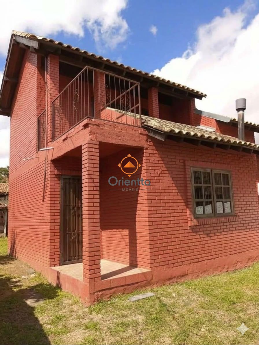 Sobrado com 150m², 1 dormitório no bairro Pitinga em Porto Alegre para Comprar