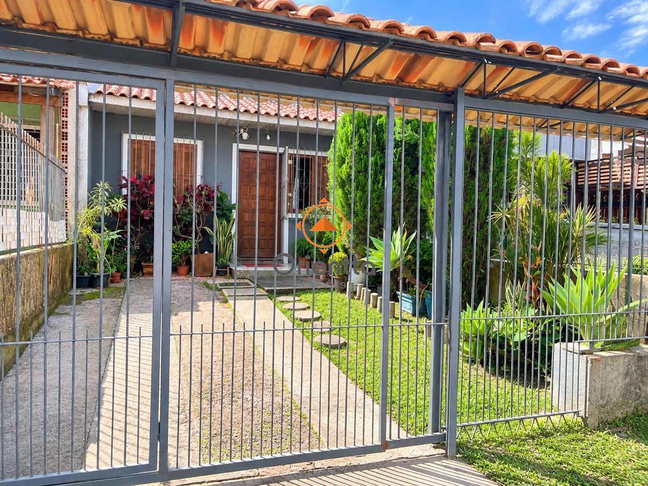 Casa, 1 dormitório no bairro Hípica em Porto Alegre para Comprar