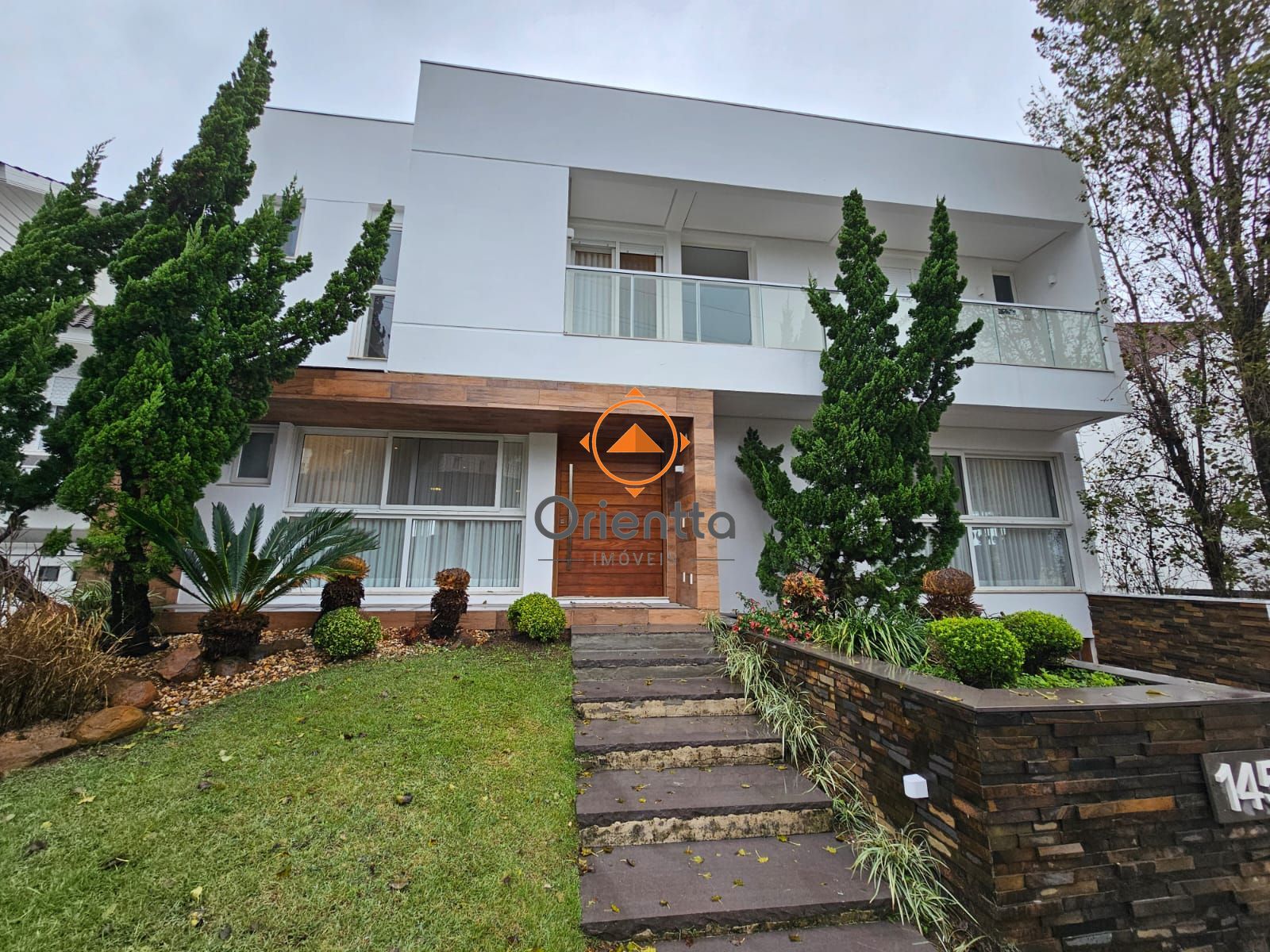 Casa de Condomínio, 4 dormitórios no bairro Nonoai em Porto Alegre para Comprar