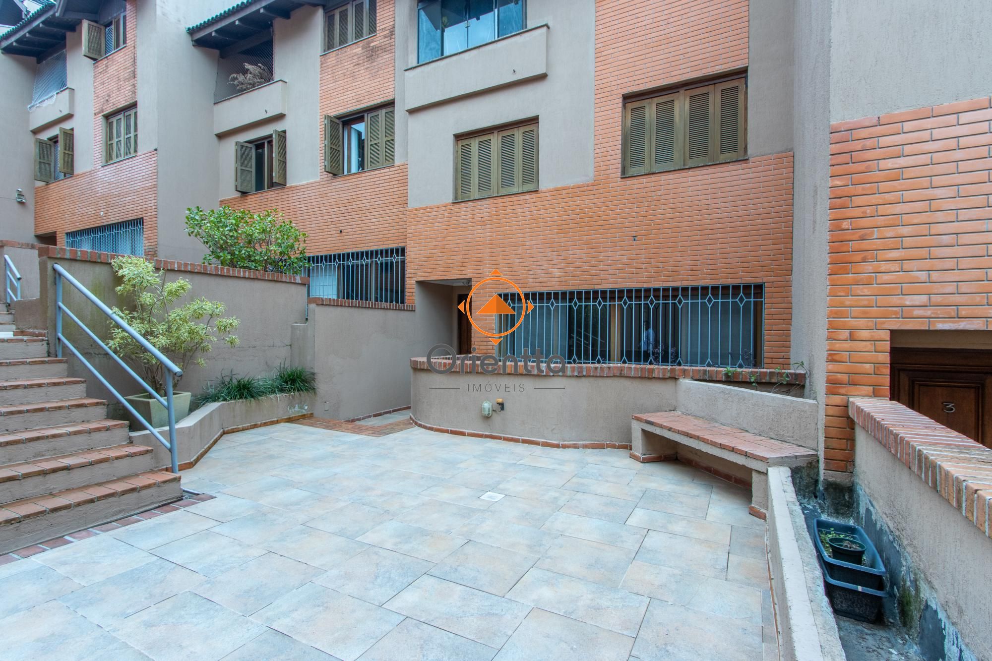 Casa de Condomínio com 253m², 3 dormitórios no bairro Vila Assunção em Porto Alegre para Comprar