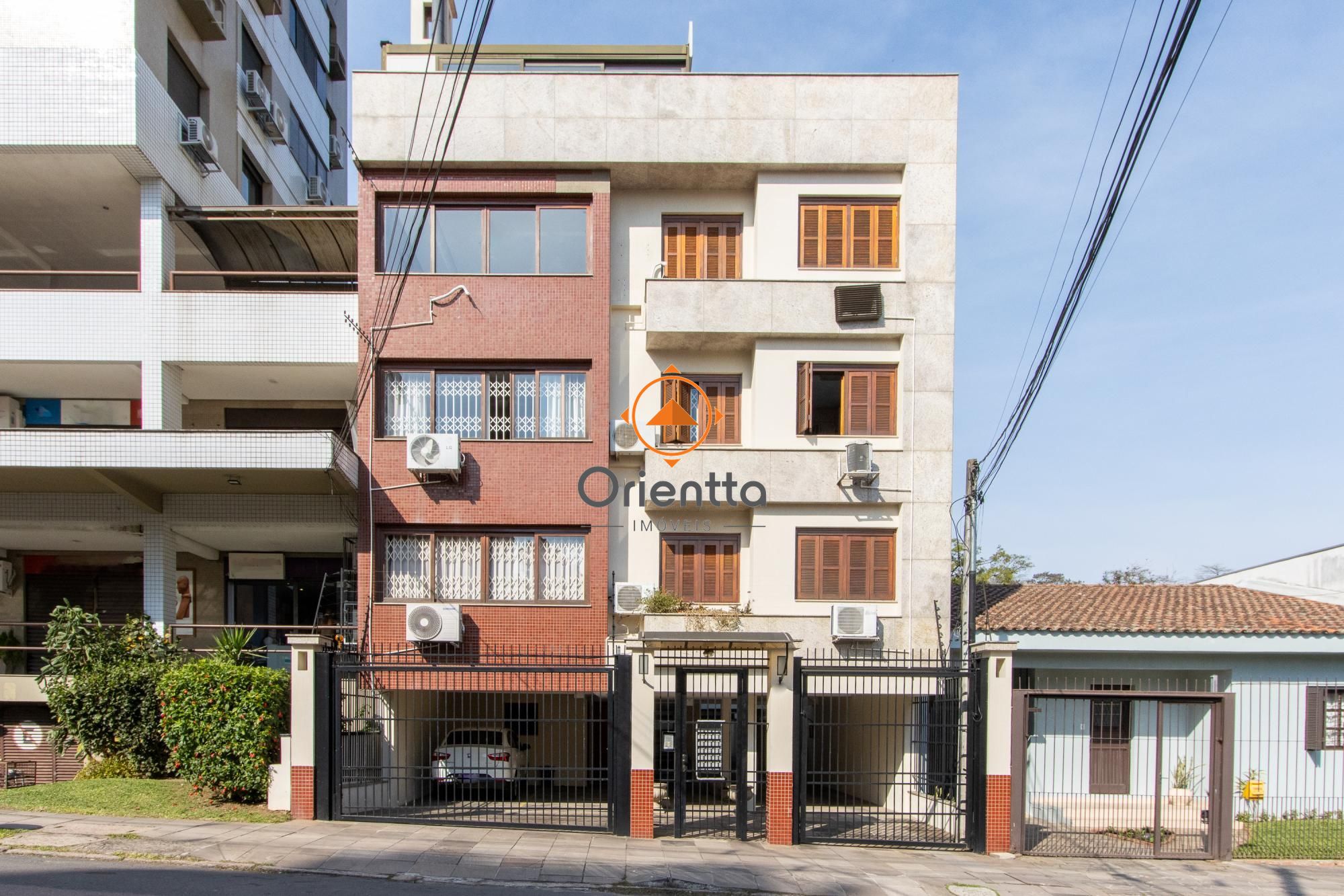 Cobertura, 4 dormitórios no bairro Passo da Areia em Porto Alegre para Comprar