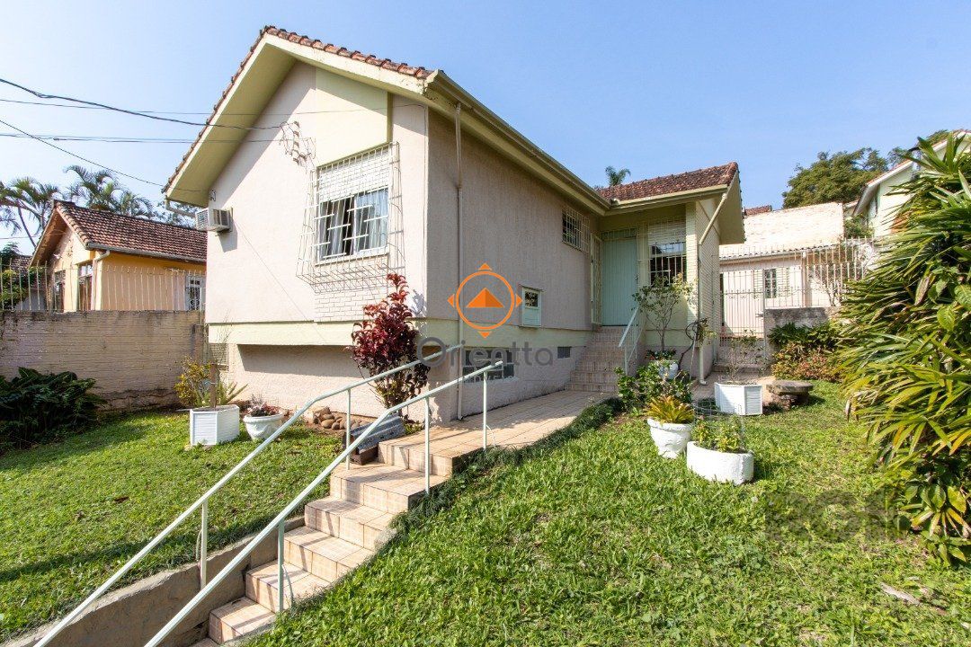 Casa com 75m², 4 dormitórios no bairro Santa Tereza em Porto Alegre para Comprar